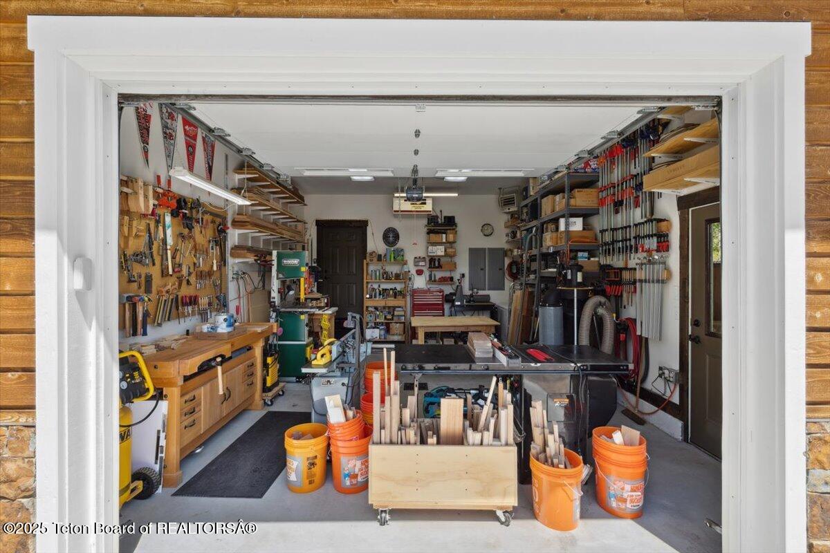 6895 E LITTLE SCHOOL Road