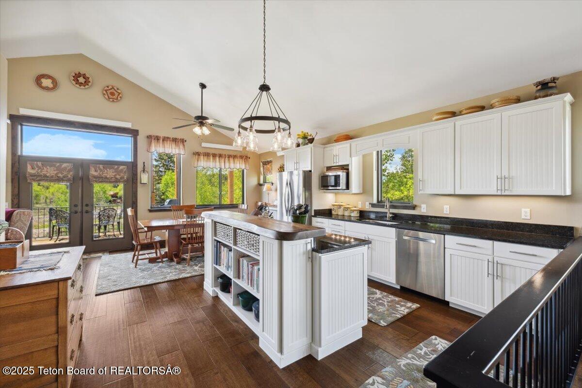 6895 E LITTLE SCHOOL Road