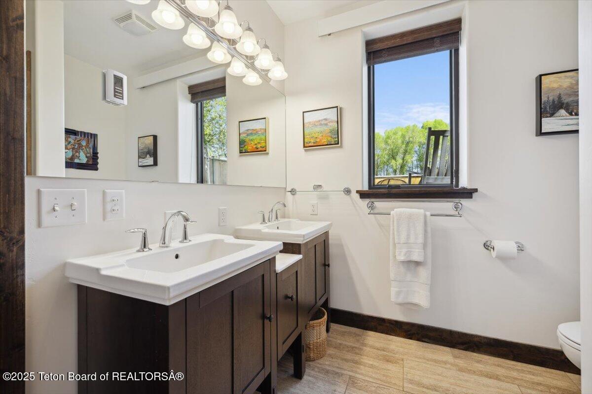 6895 E LITTLE SCHOOL Road