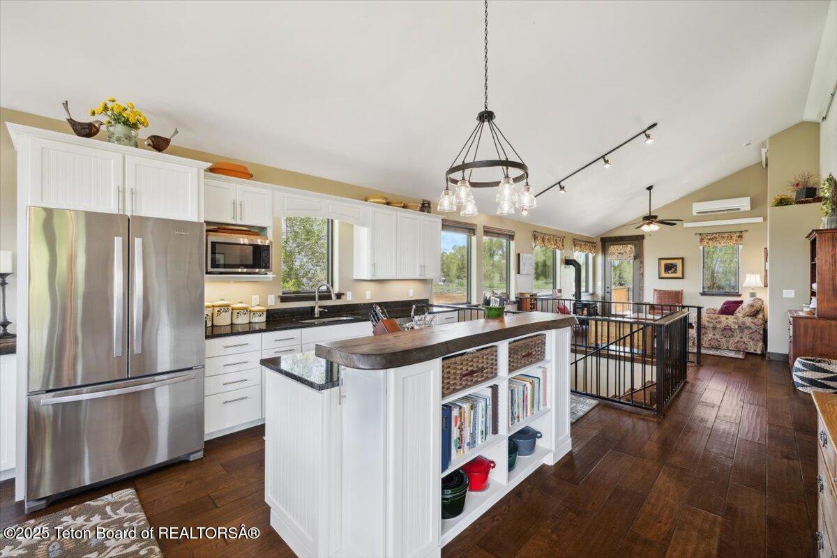 6895 E LITTLE SCHOOL Road