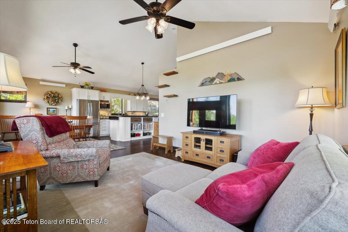 6895 E LITTLE SCHOOL Road