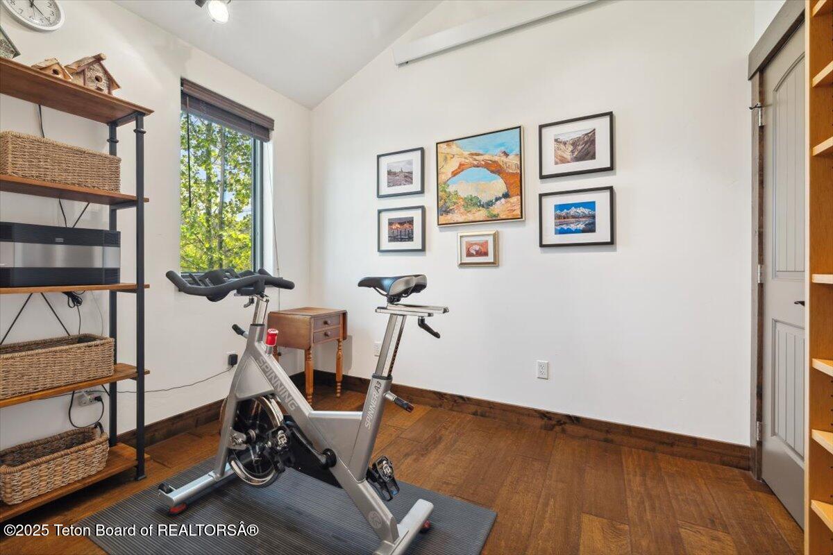 6895 E LITTLE SCHOOL Road