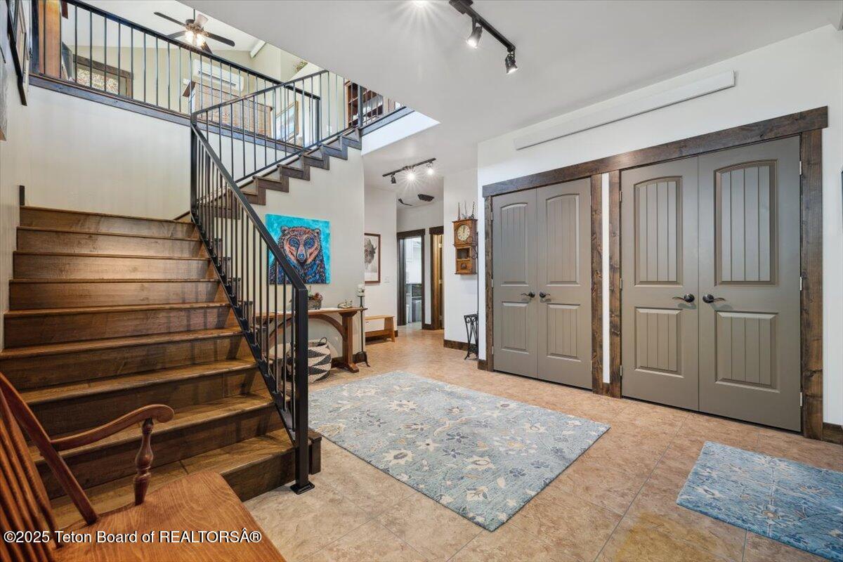 6895 E LITTLE SCHOOL Road