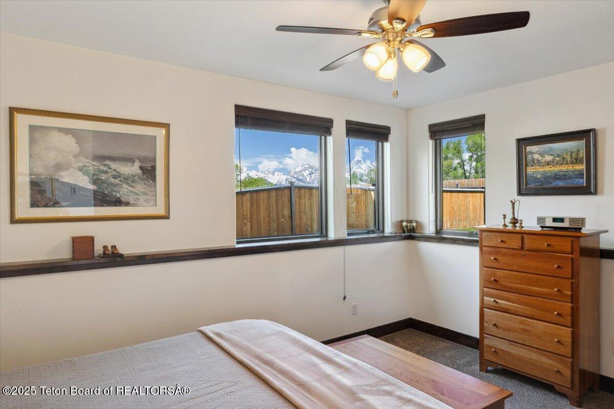 6895 E LITTLE SCHOOL Road