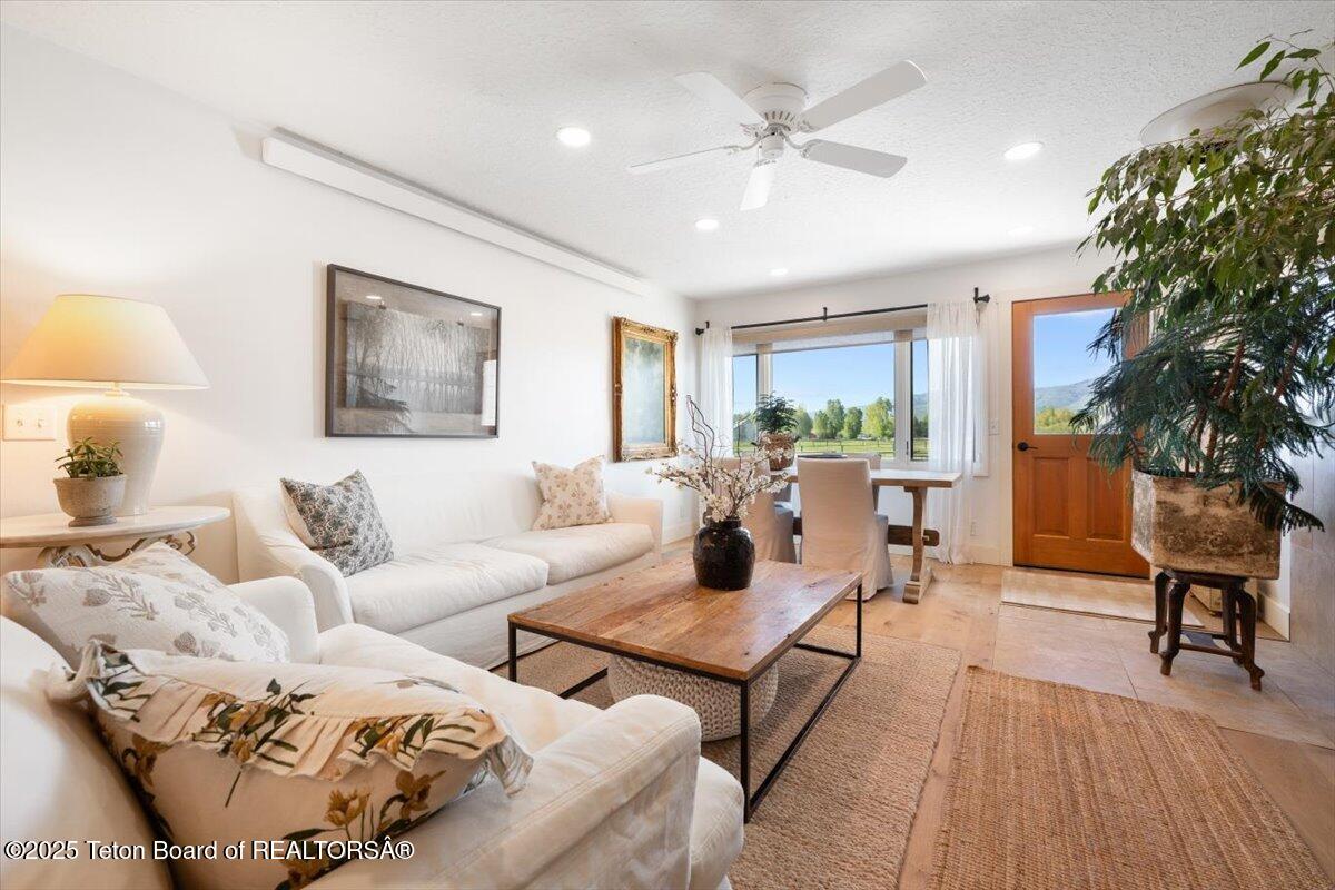 3455 S TENSLEEP Drive, 19