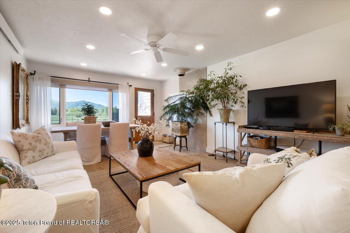 3455 S TENSLEEP Drive, 19