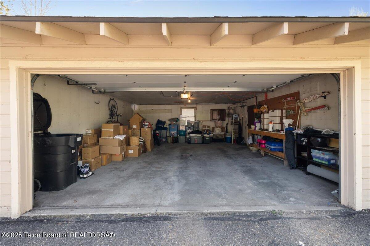 3455 S TENSLEEP Drive, 19