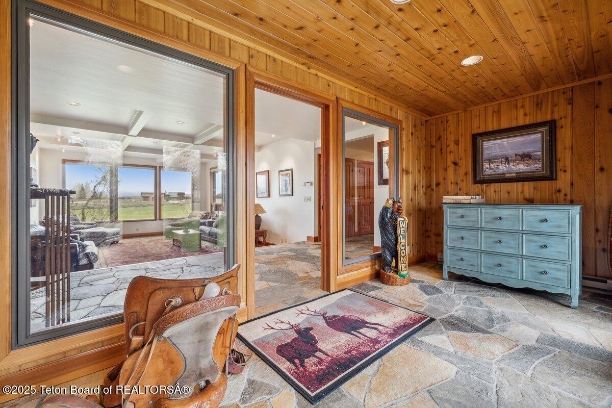 460 MOULTON LOOP Road