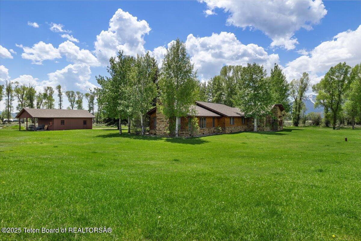 460 MOULTON LOOP Road