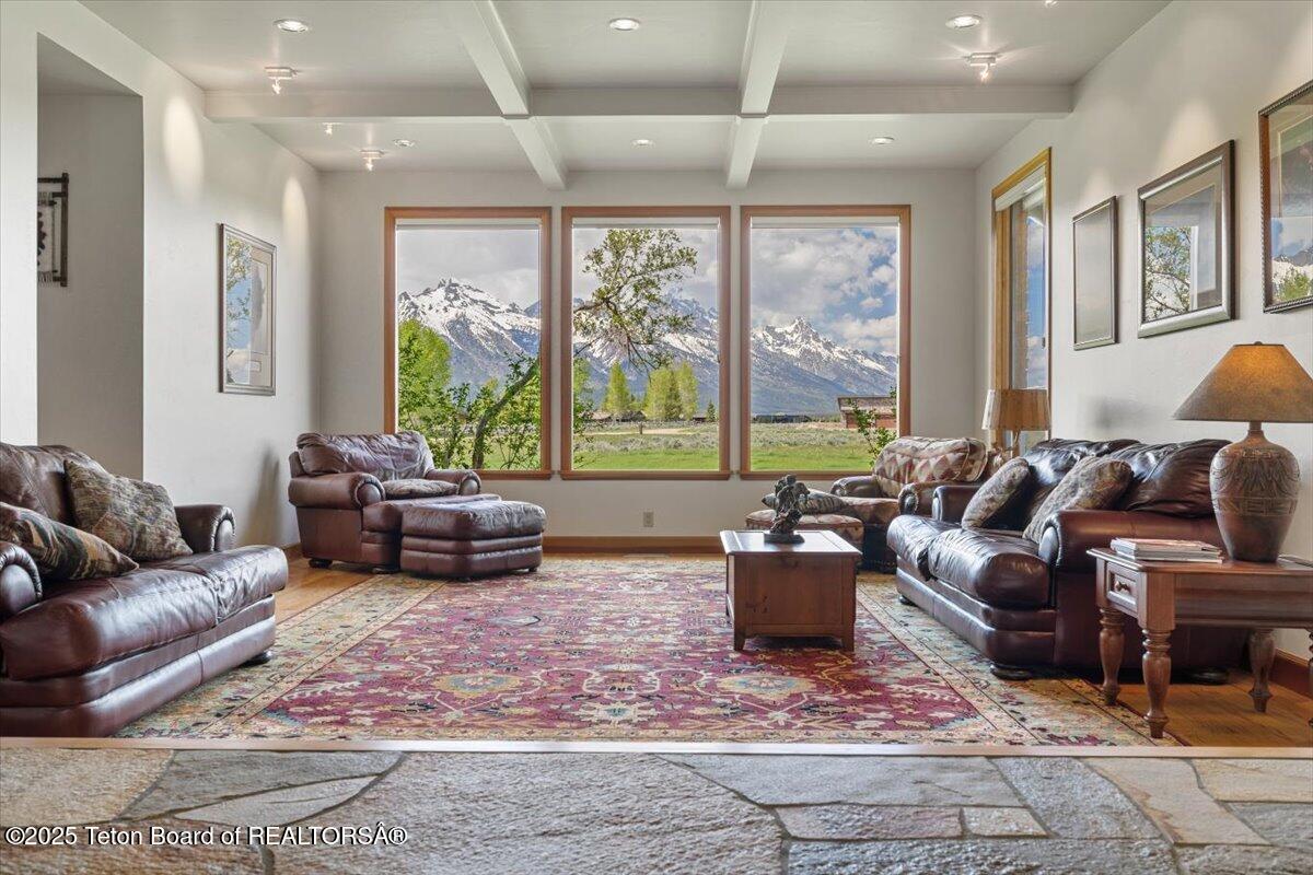 460 MOULTON LOOP Road