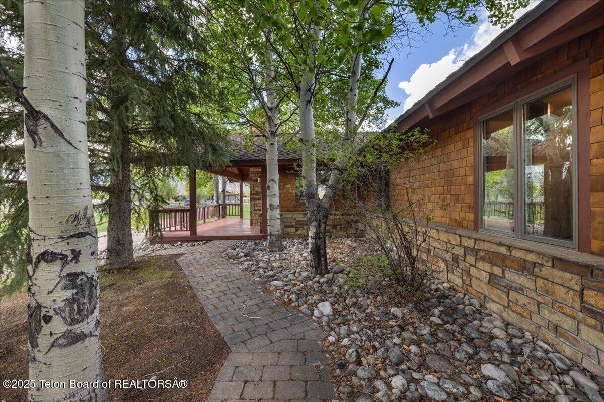 460 MOULTON LOOP Road