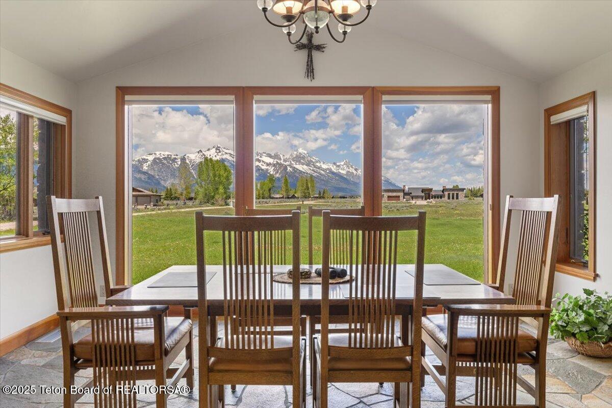 460 MOULTON LOOP Road