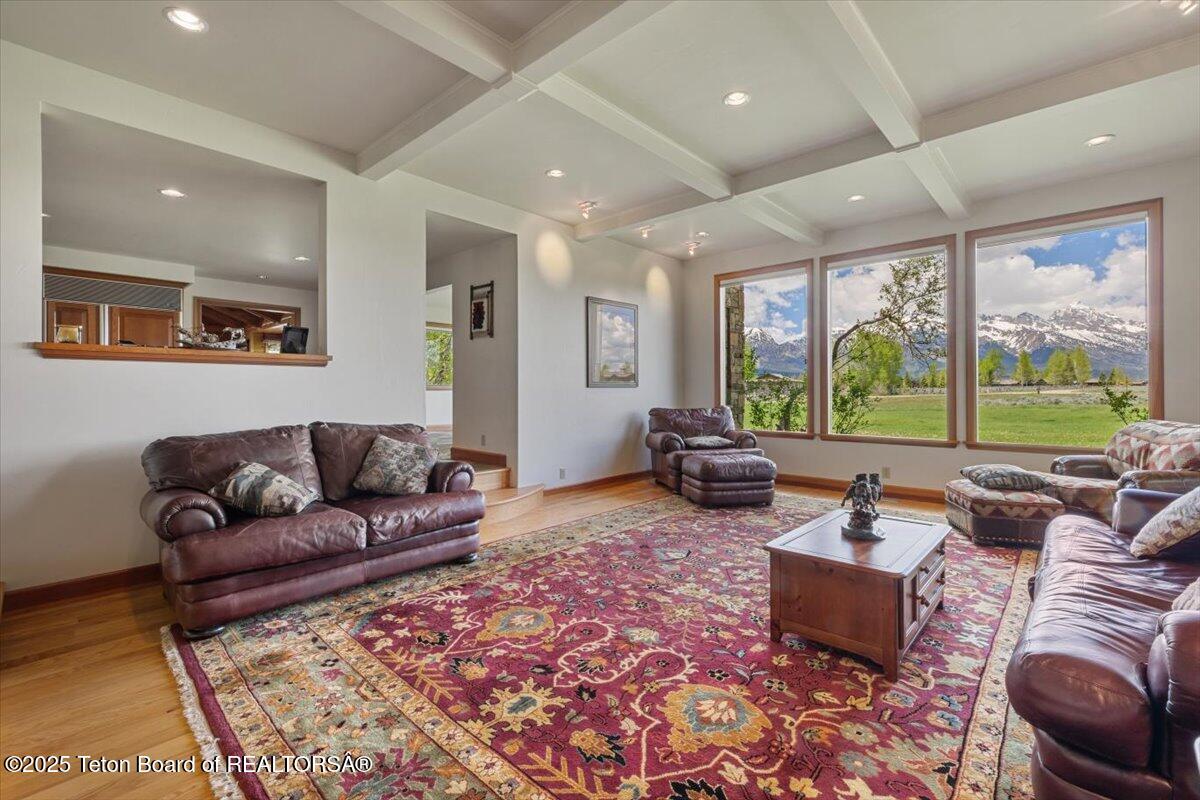 460 MOULTON LOOP Road