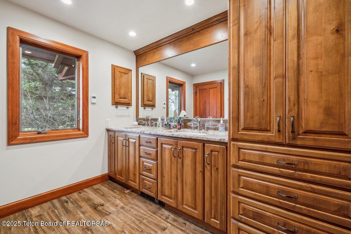 460 MOULTON LOOP Road