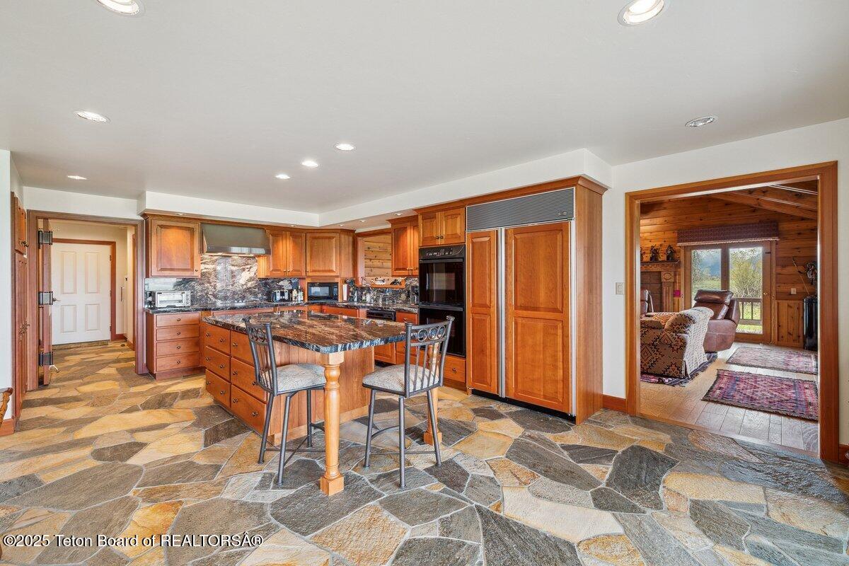 460 MOULTON LOOP Road