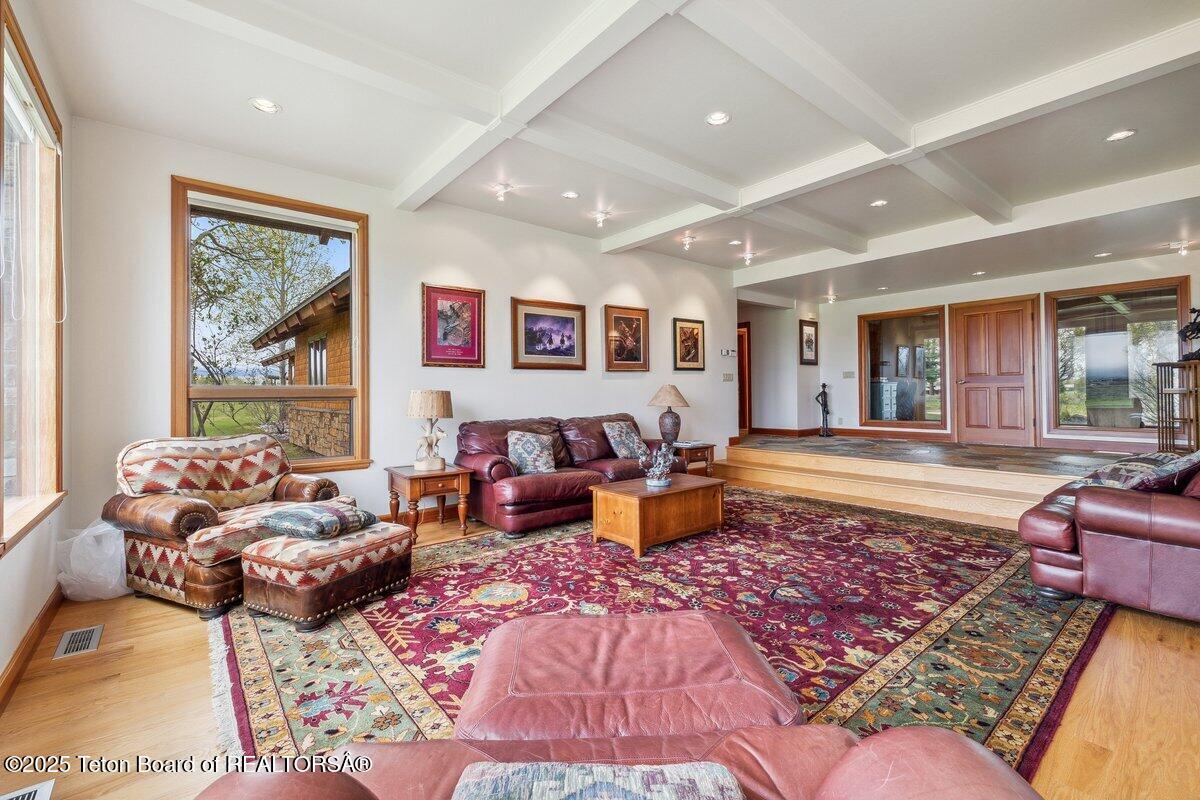 460 MOULTON LOOP Road