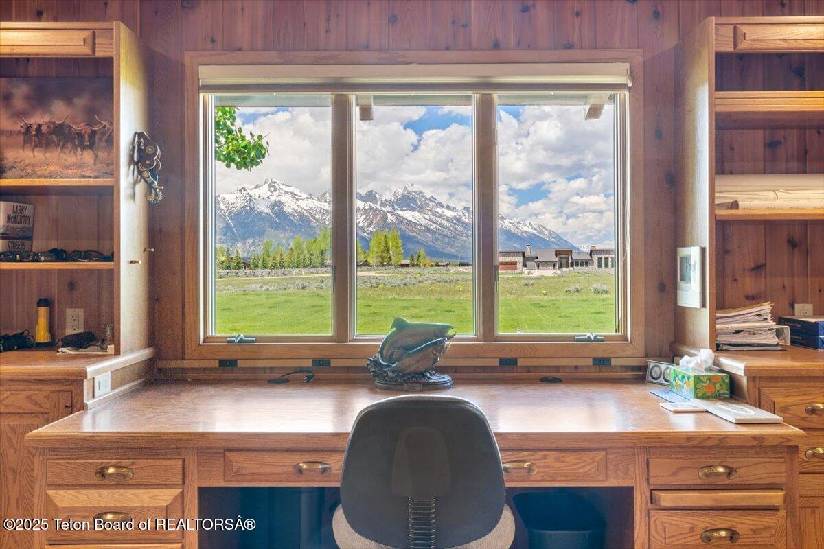 460 MOULTON LOOP Road