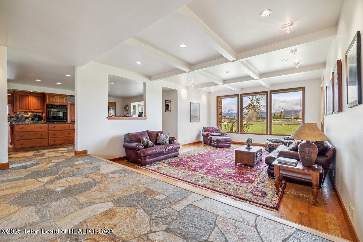 460 MOULTON LOOP Road