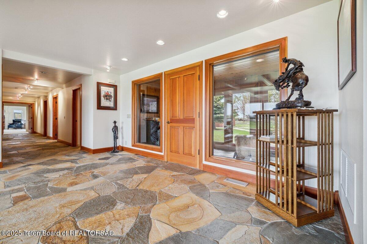 460 MOULTON LOOP Road