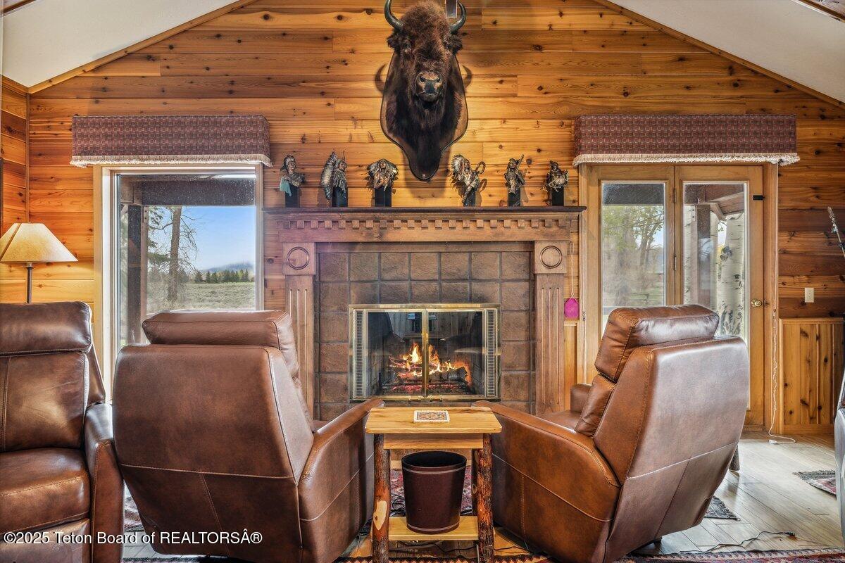 460 MOULTON LOOP Road