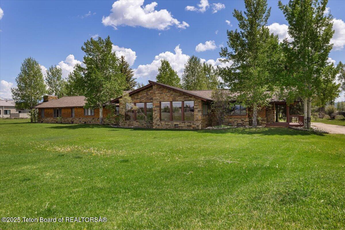 460 MOULTON LOOP Road