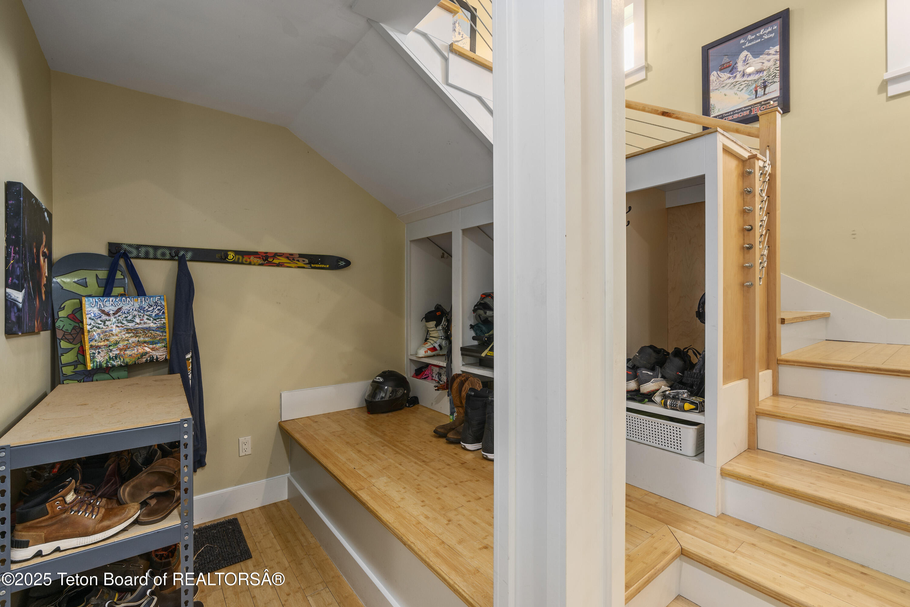 663&665 E KELLY Avenue