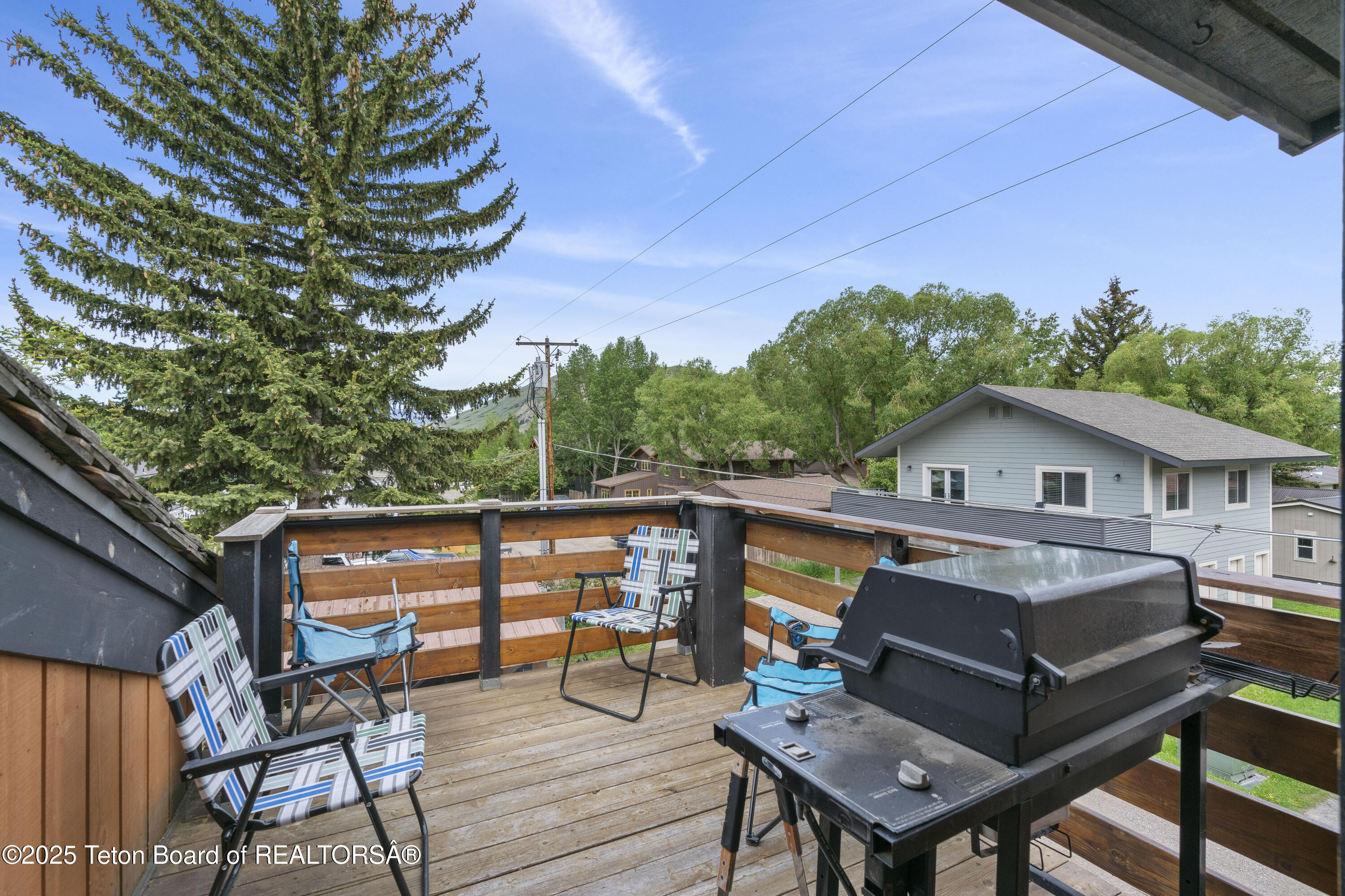 663&665 E KELLY Avenue