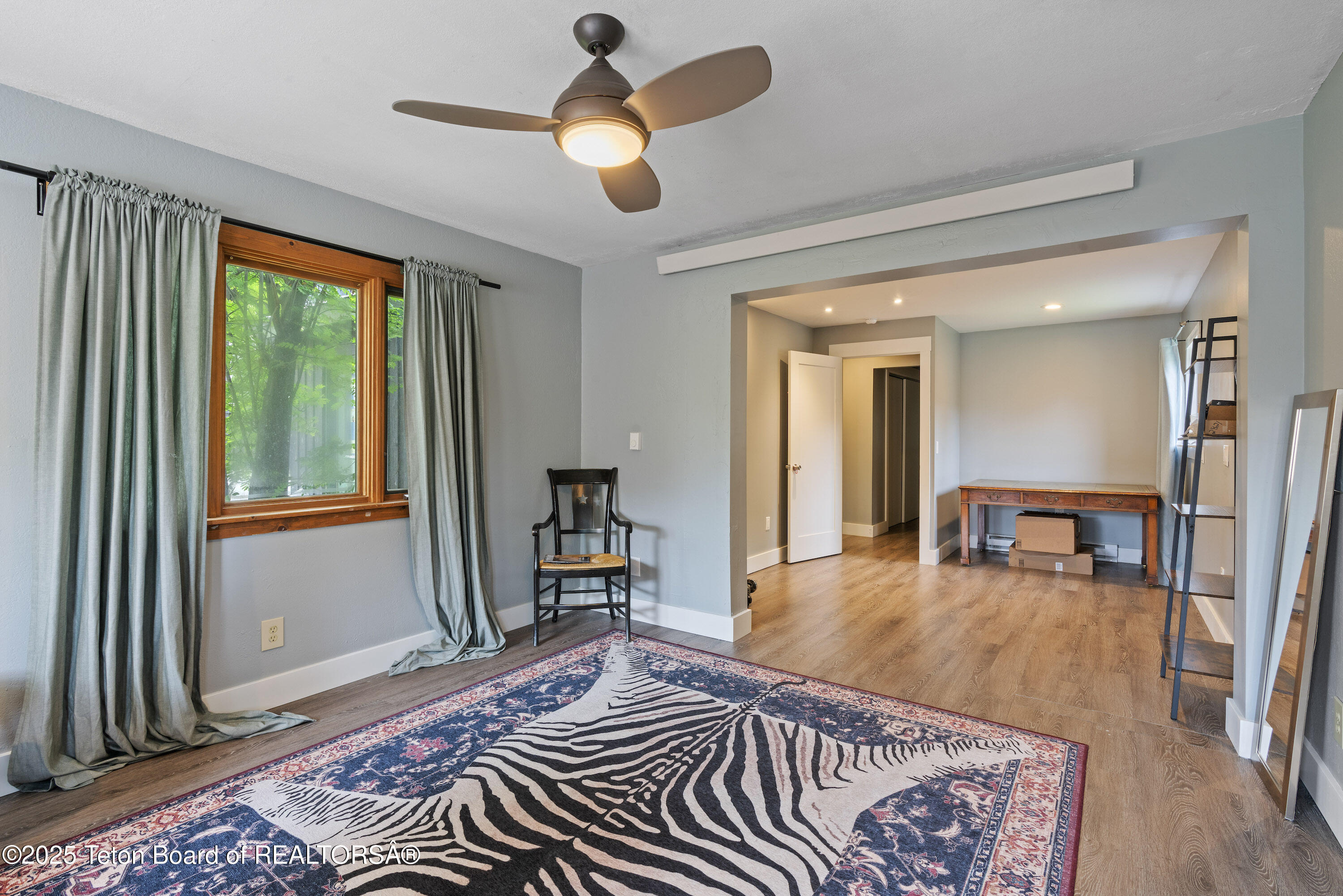 663&665 E KELLY Avenue