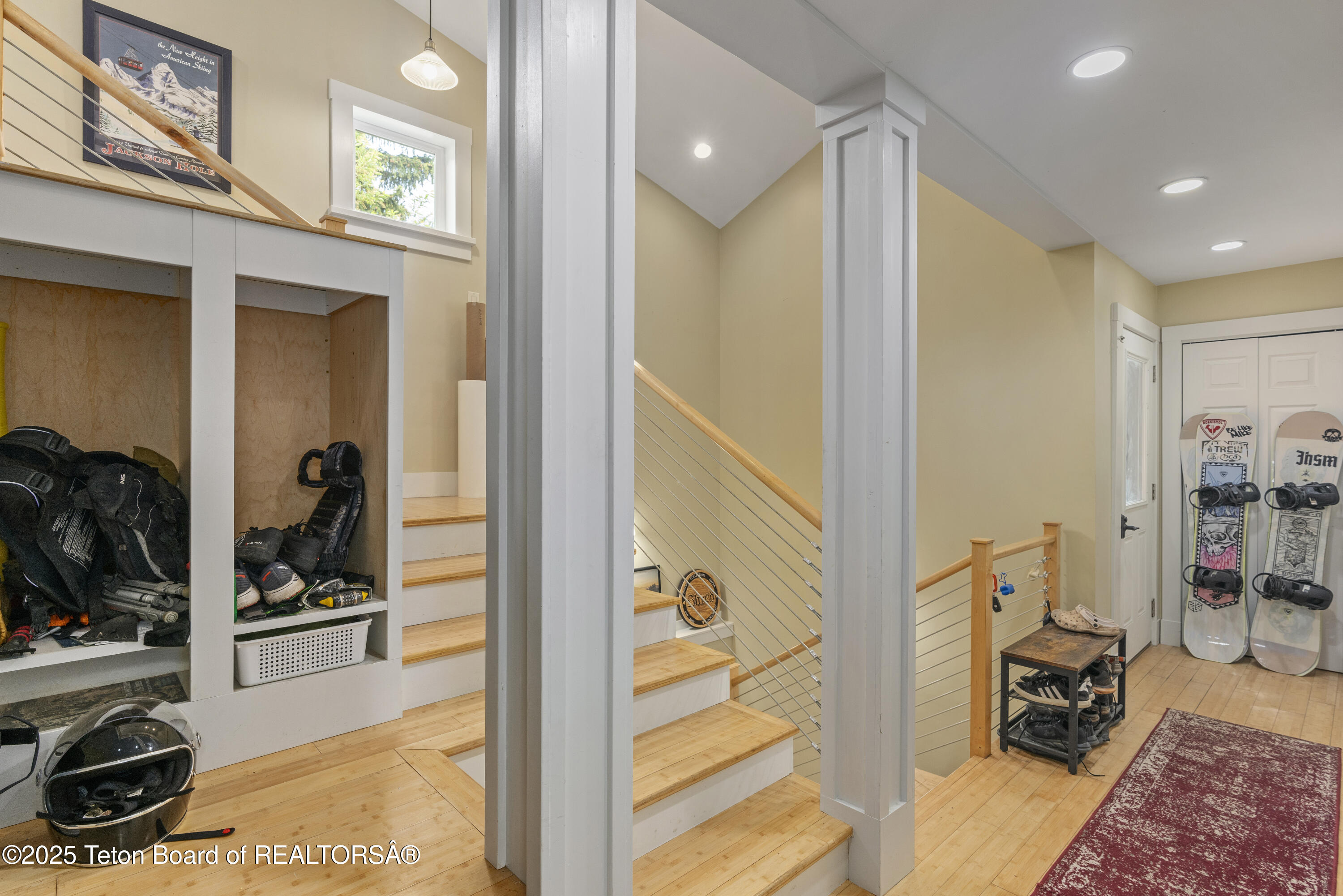 663&665 E KELLY Avenue