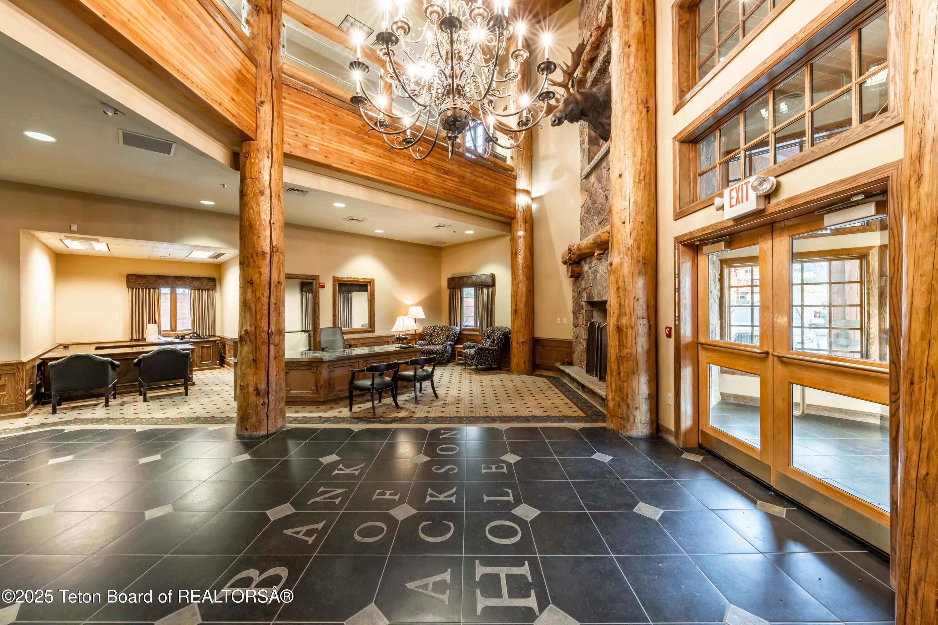 975 W BROADWAY Avenue