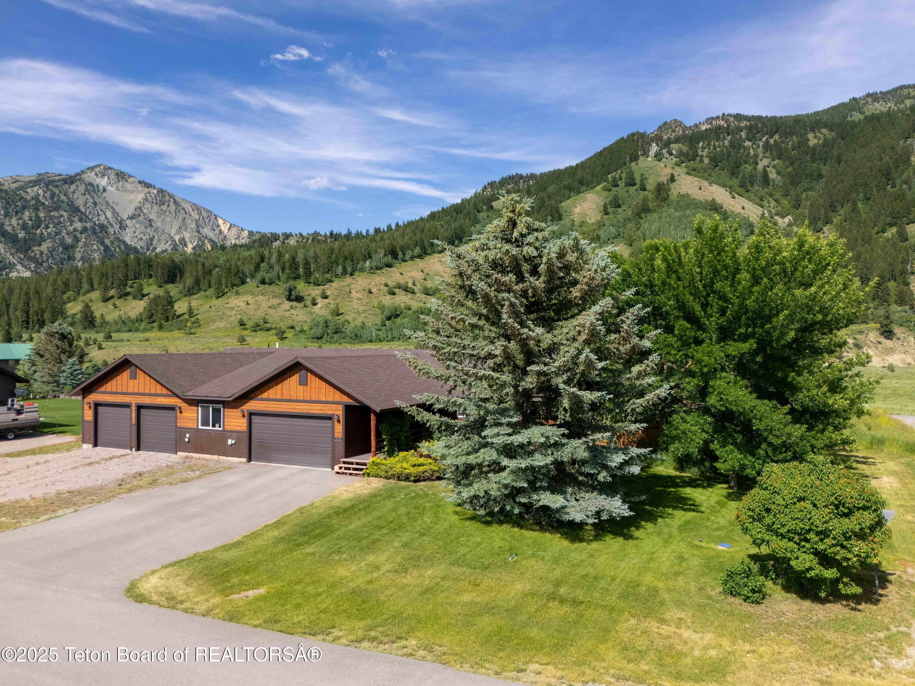 515 THREE RIVERS Drive