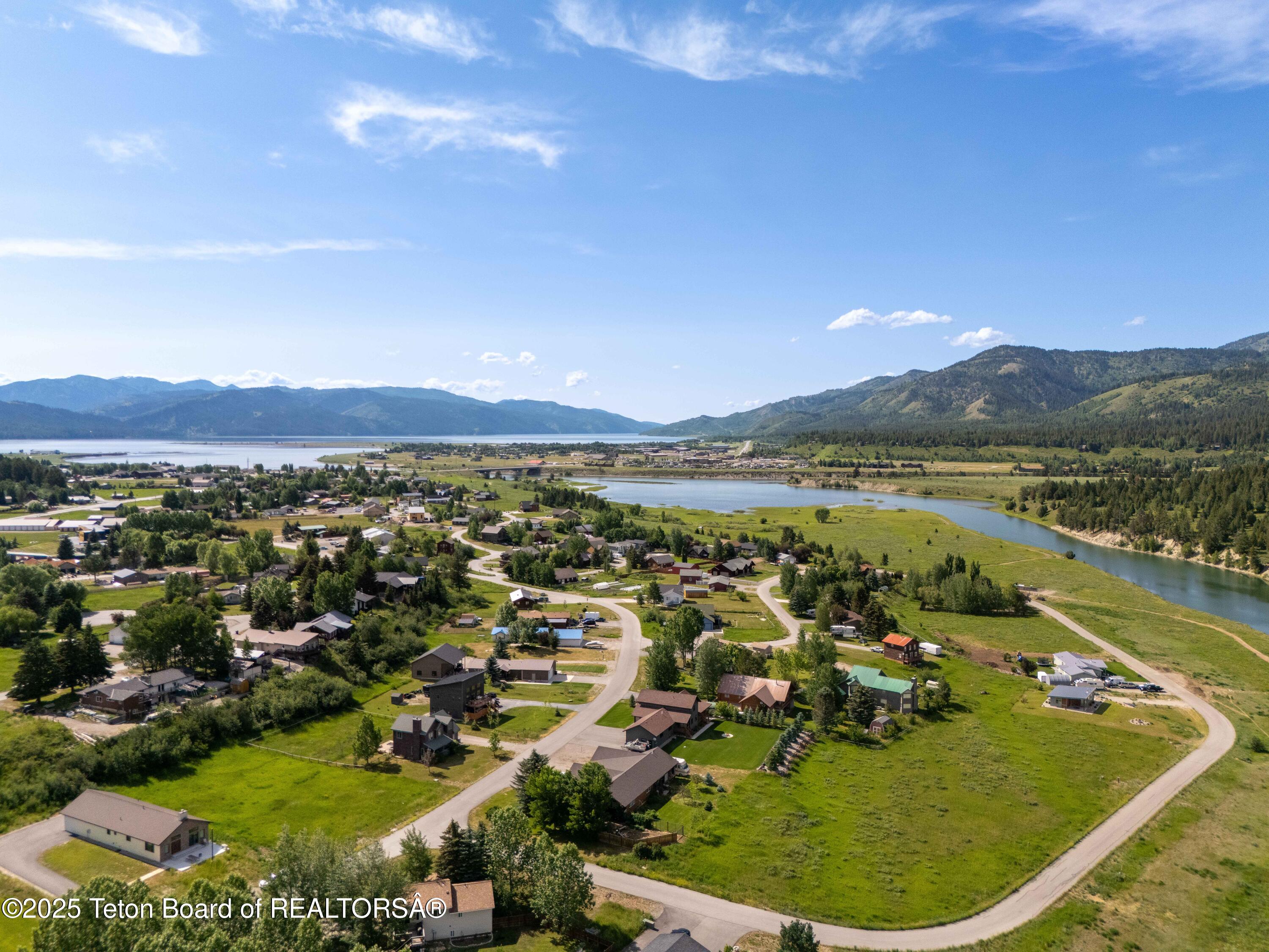 515 THREE RIVERS Drive