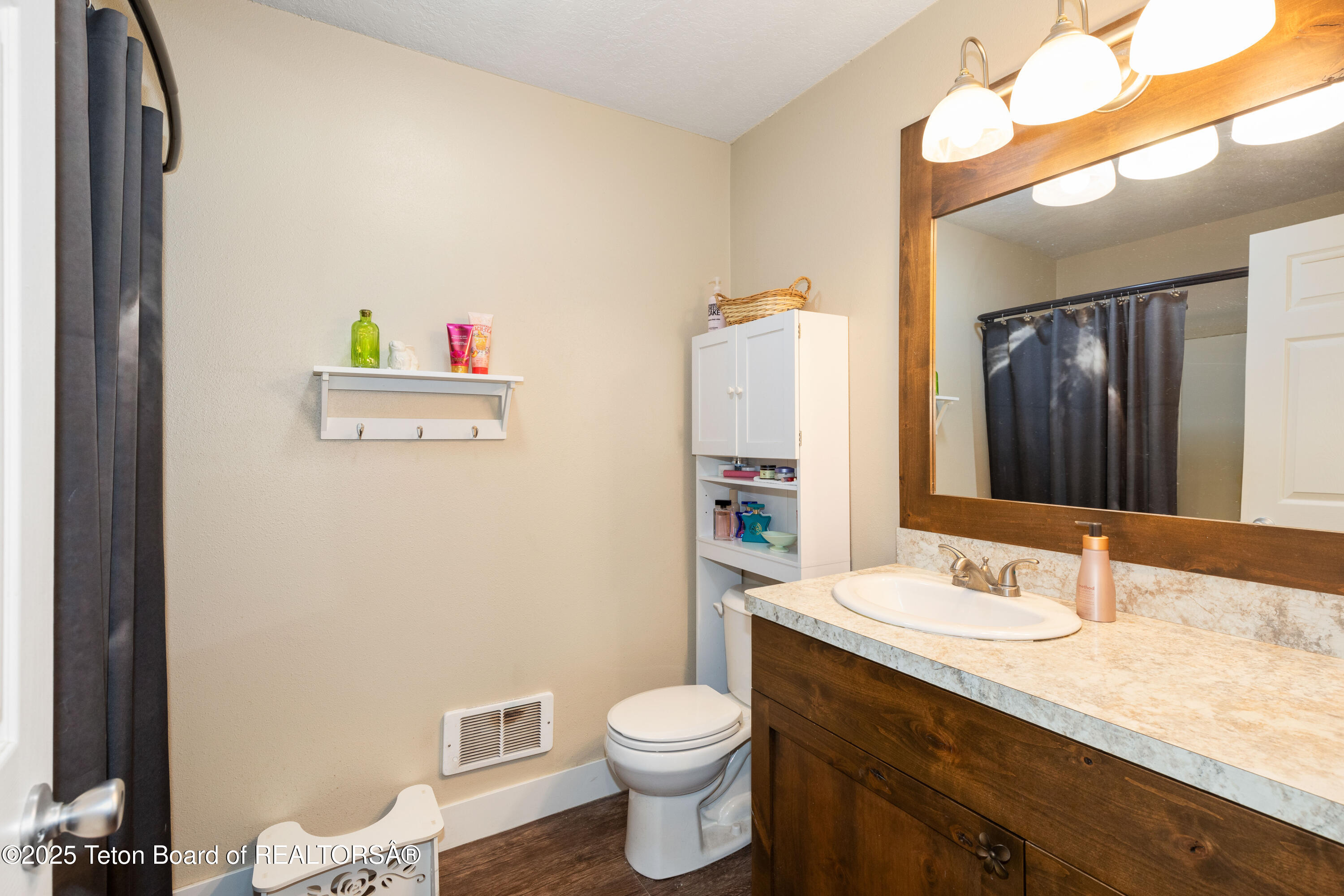 515 THREE RIVERS Drive