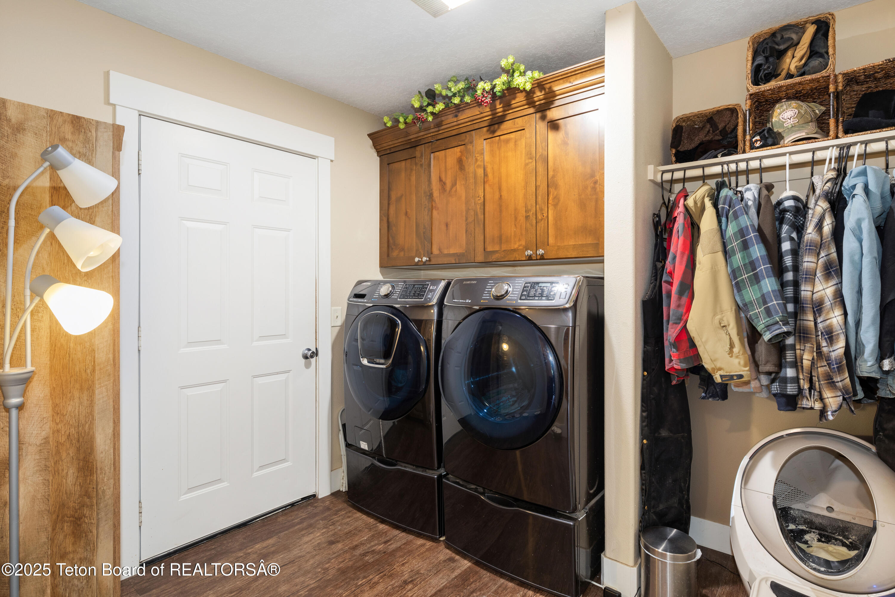 515 THREE RIVERS Drive