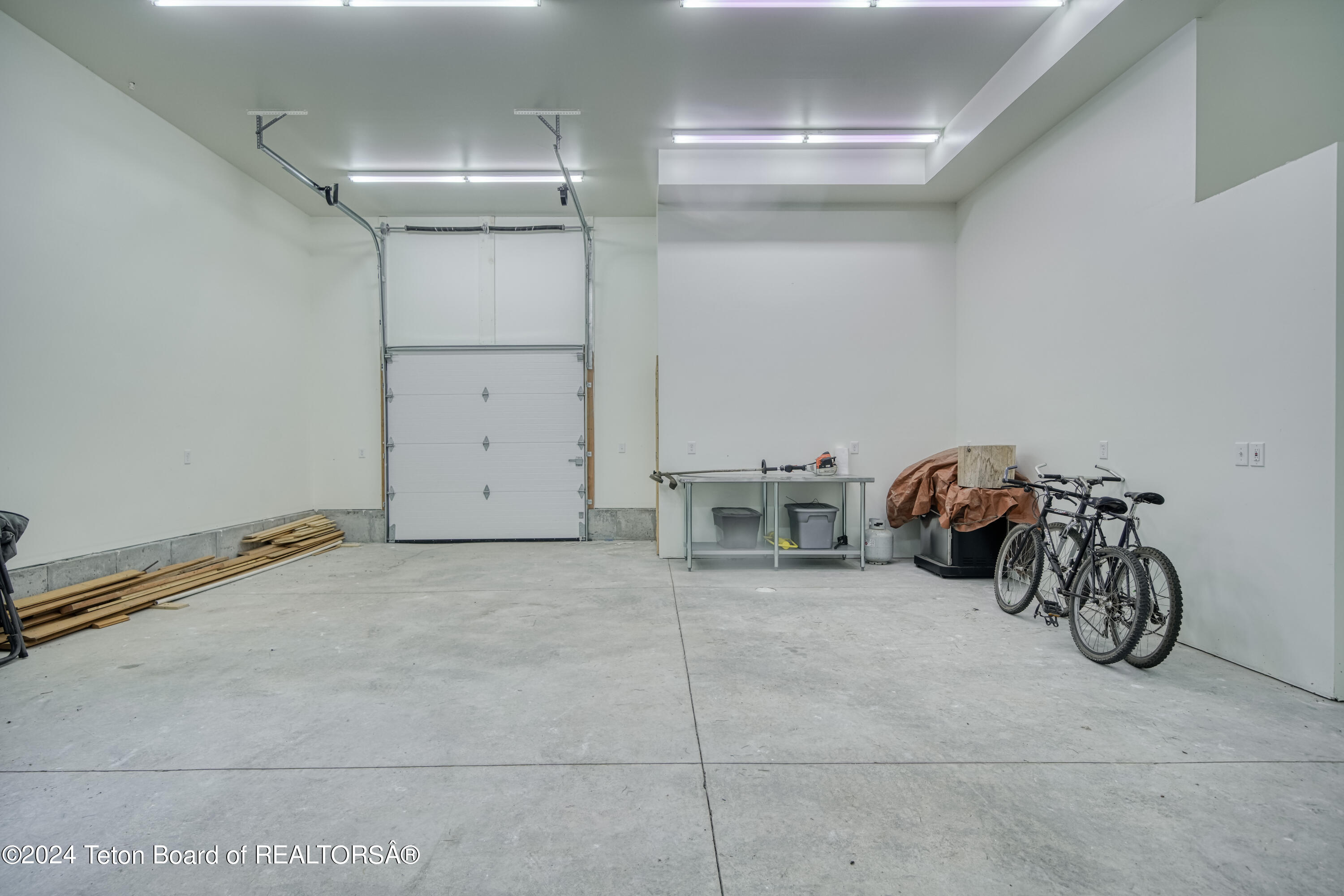 4008/4010 WEASEL Street