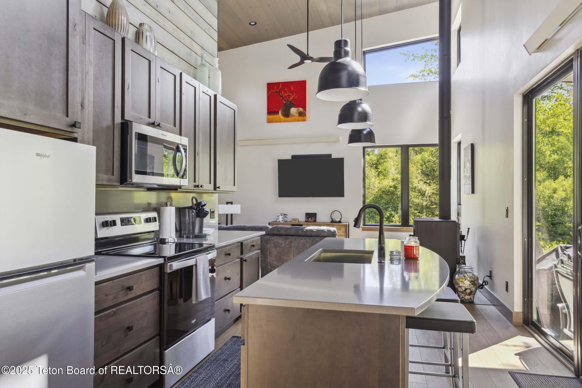 440 GRANITE RDG Drive