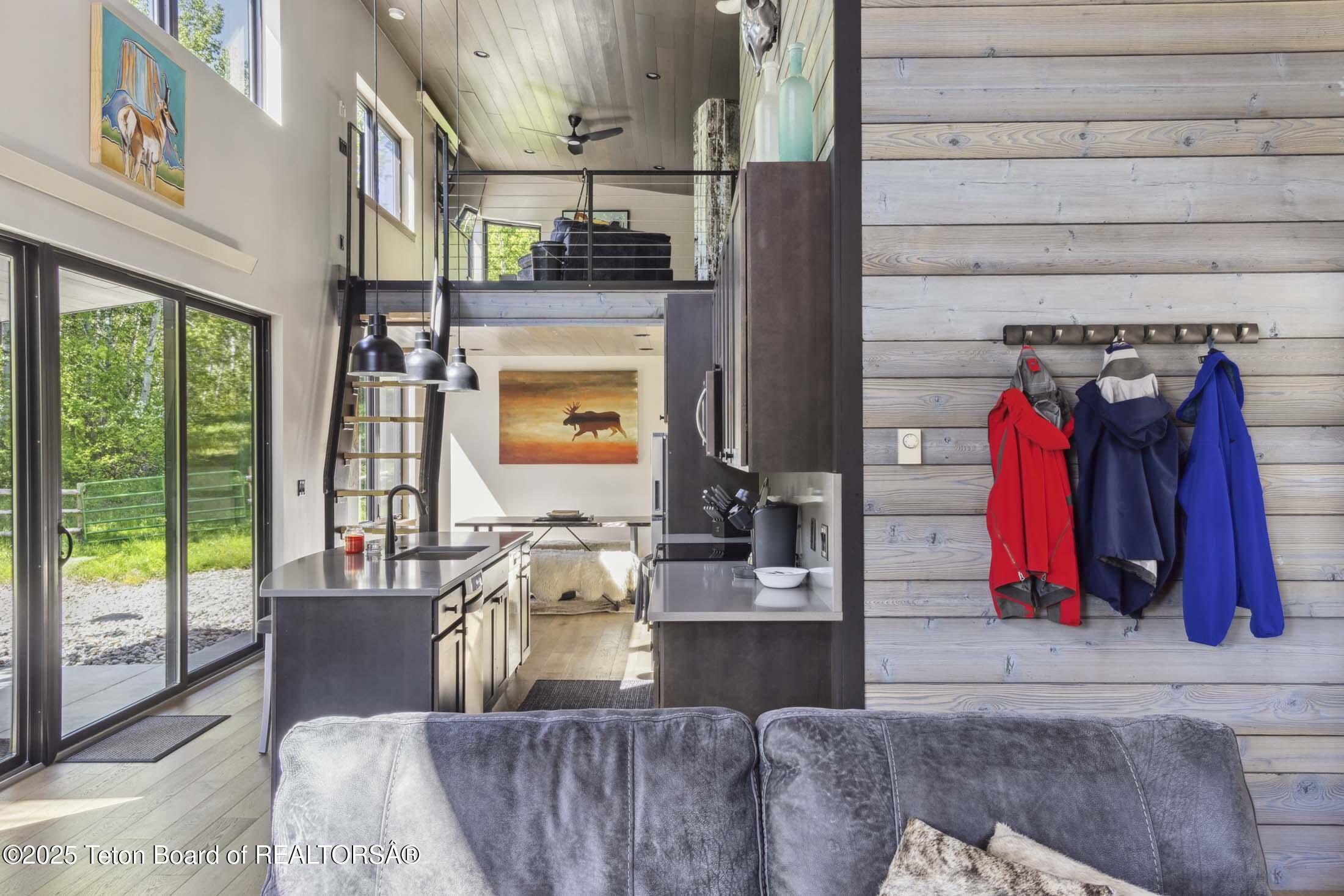 440 GRANITE RDG Drive