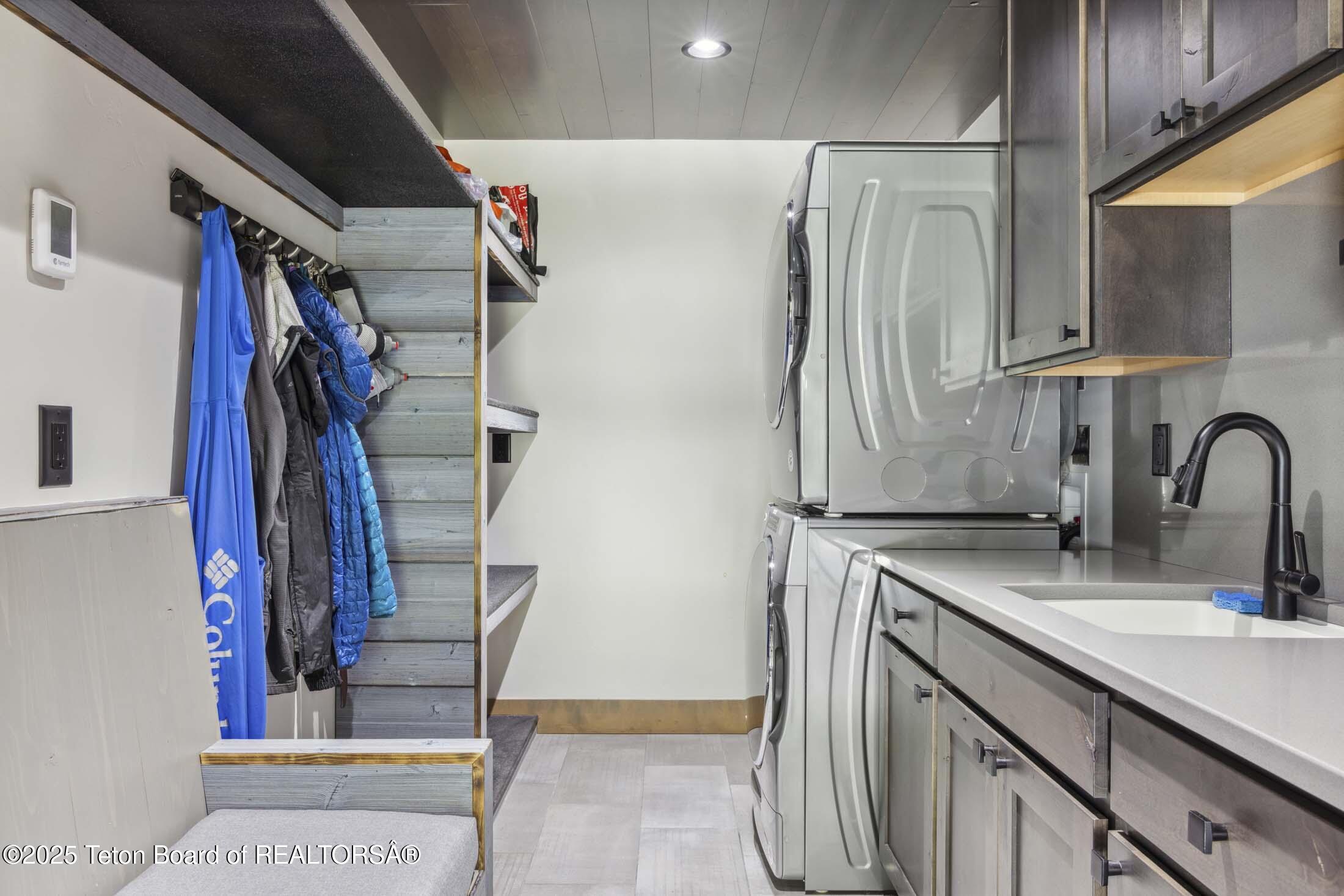 440 GRANITE RDG Drive