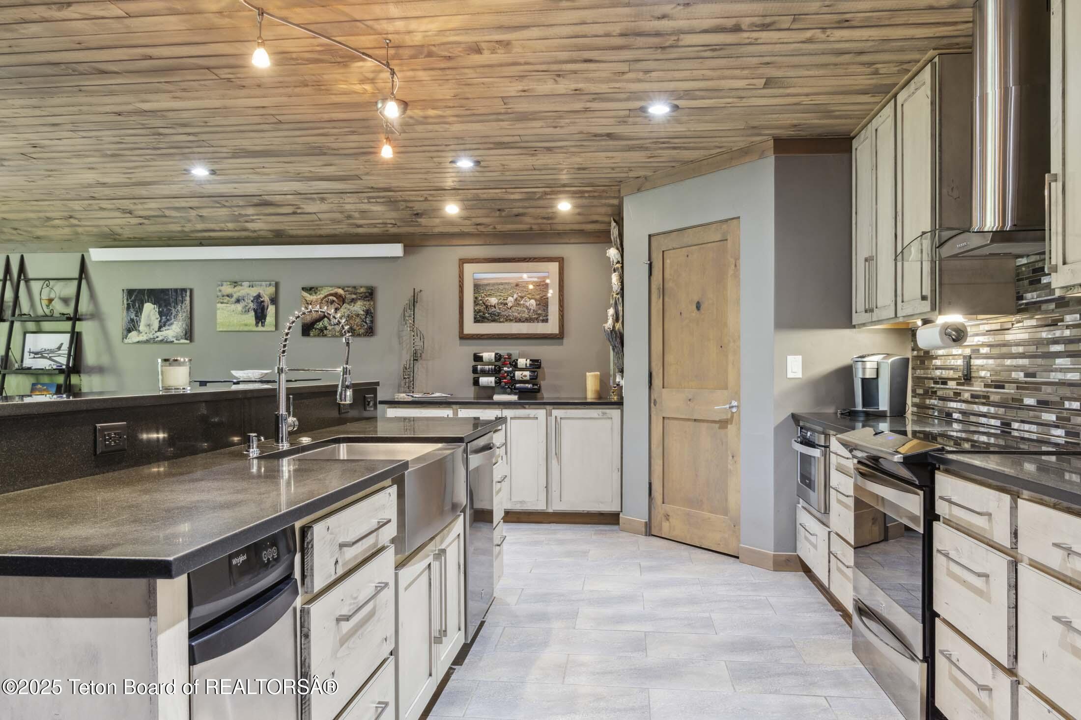 440 GRANITE RDG Drive