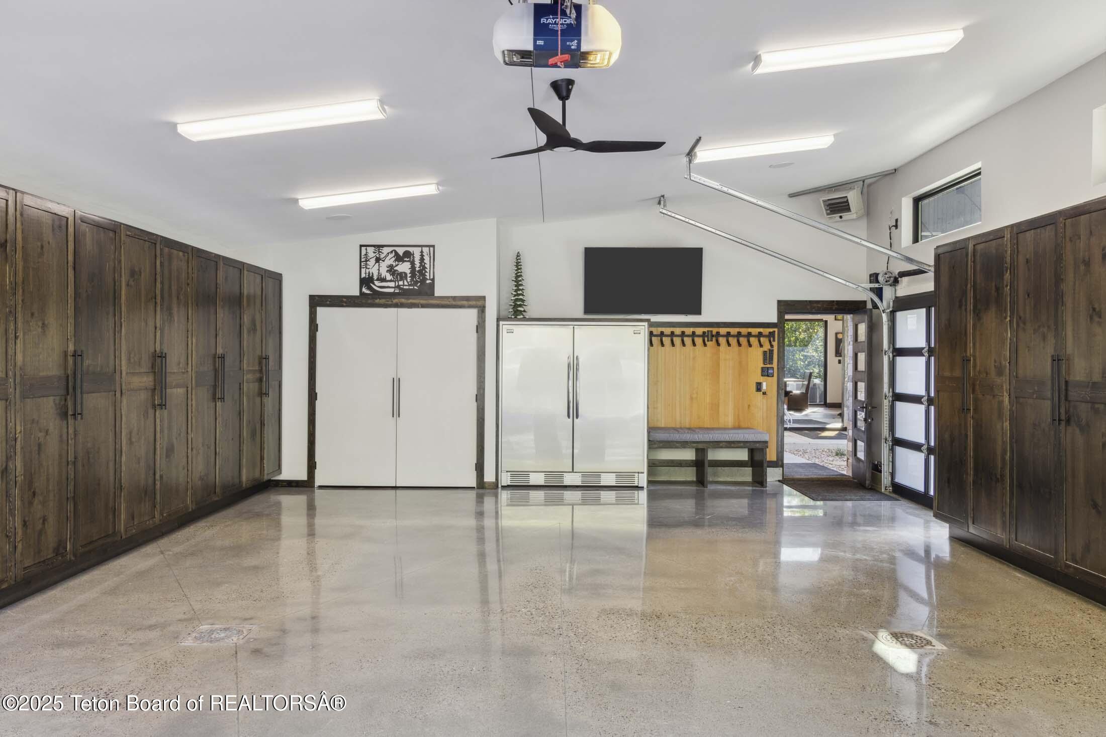 440 GRANITE RDG Drive