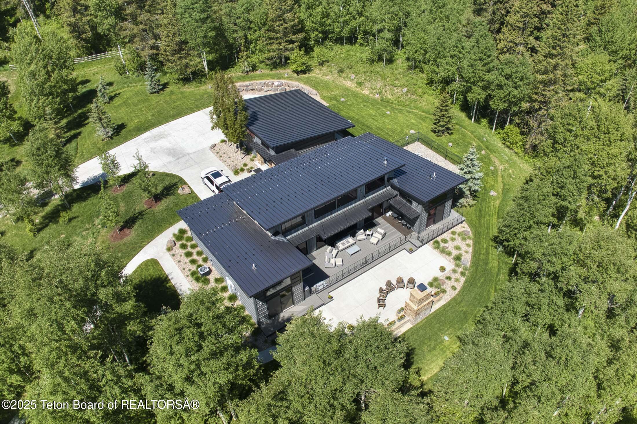 440 GRANITE RDG Drive