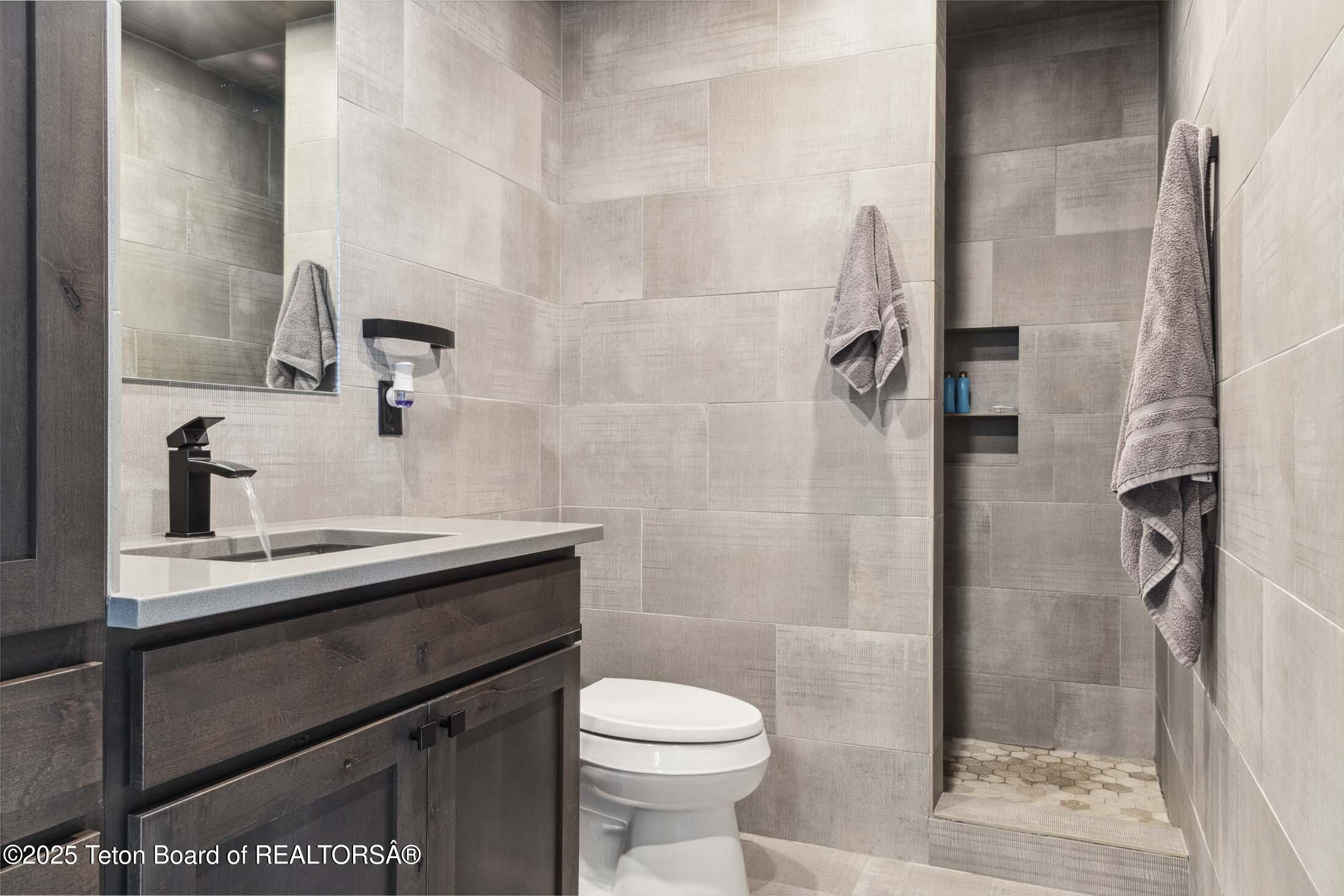 440 GRANITE RDG Drive