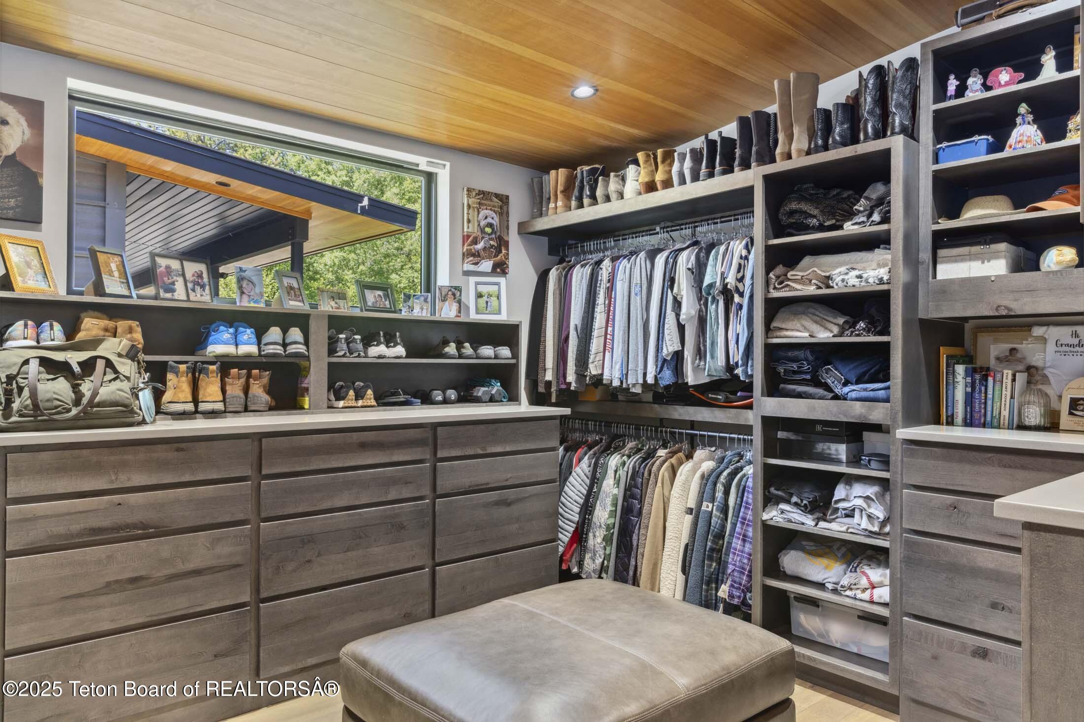 440 GRANITE RDG Drive