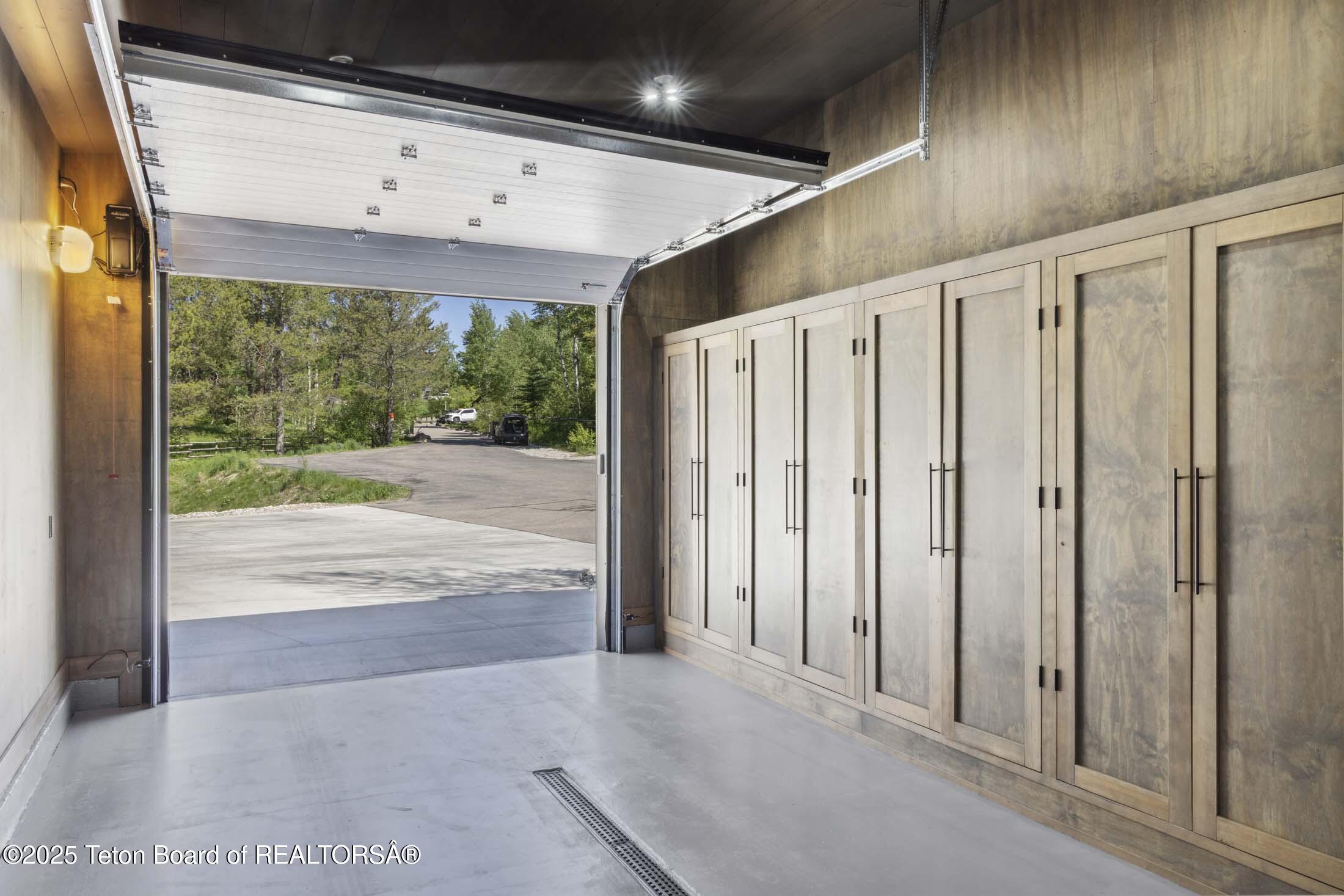 440 GRANITE RDG Drive