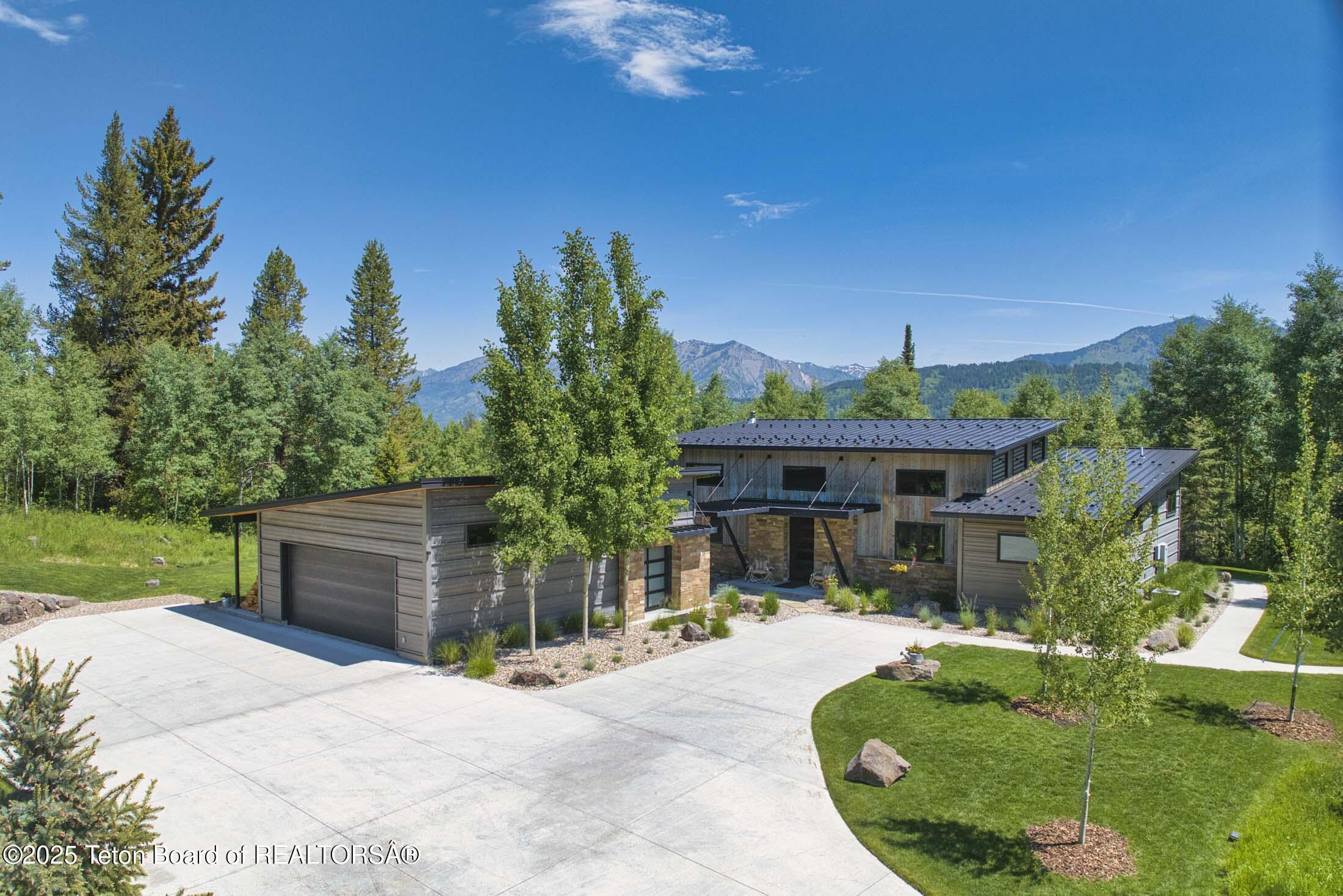 440 GRANITE RDG Drive