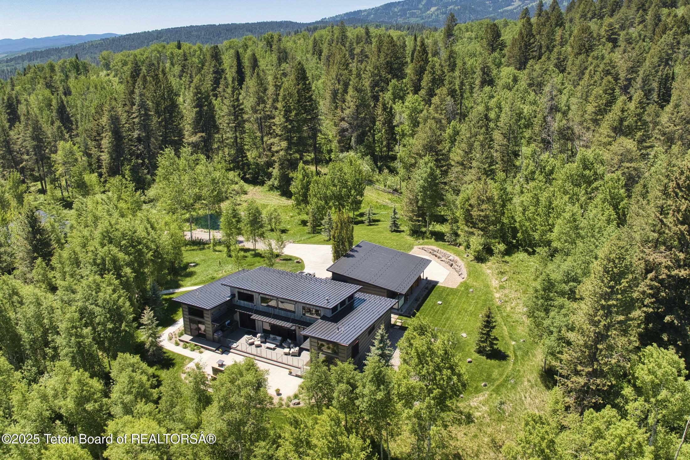 440 GRANITE RDG Drive