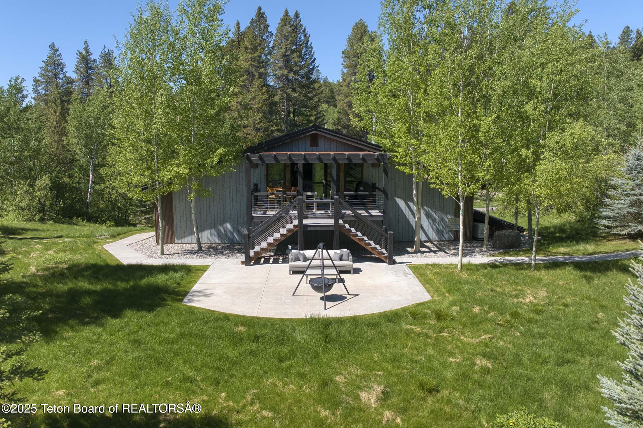 440 GRANITE RDG Drive