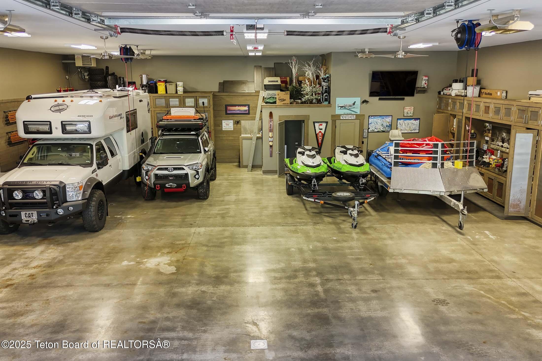 440 GRANITE RDG Drive