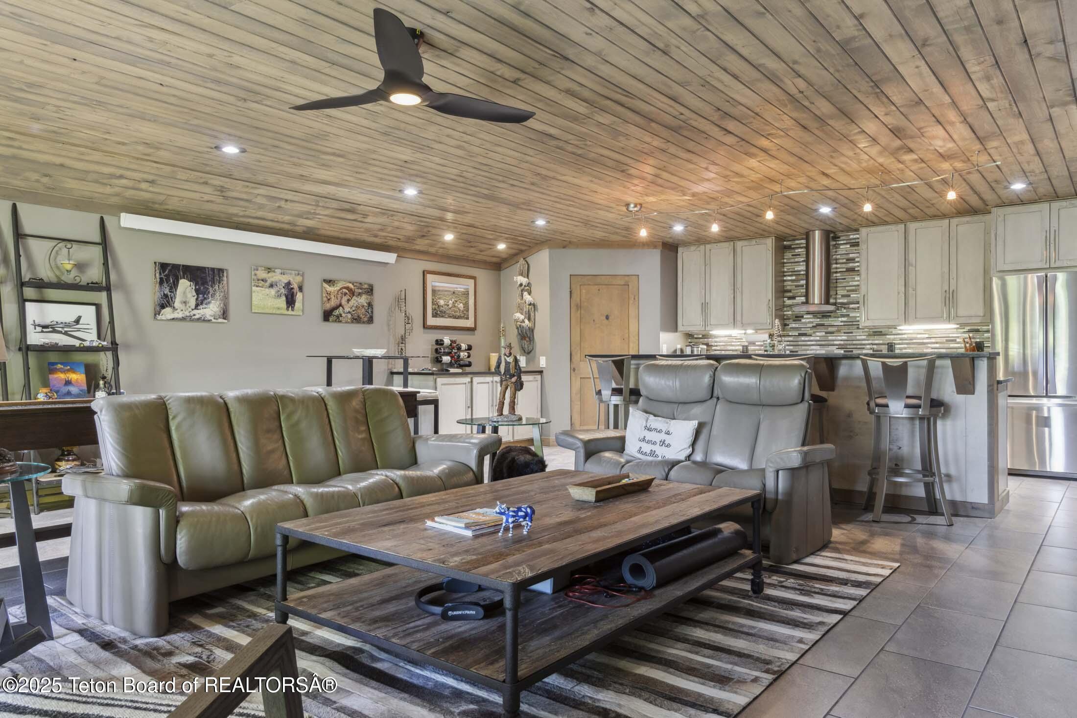 440 GRANITE RDG Drive