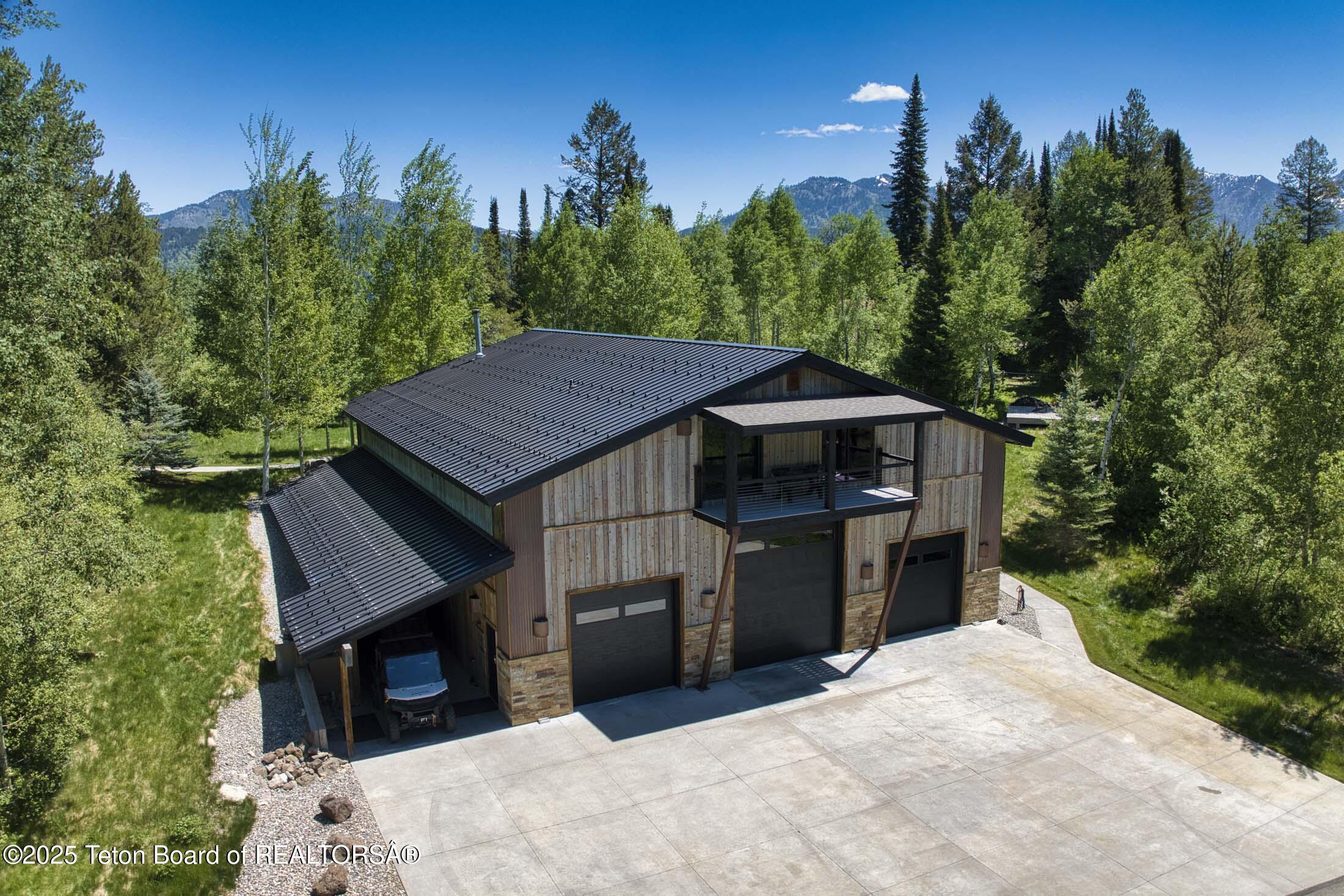 440 GRANITE RDG Drive